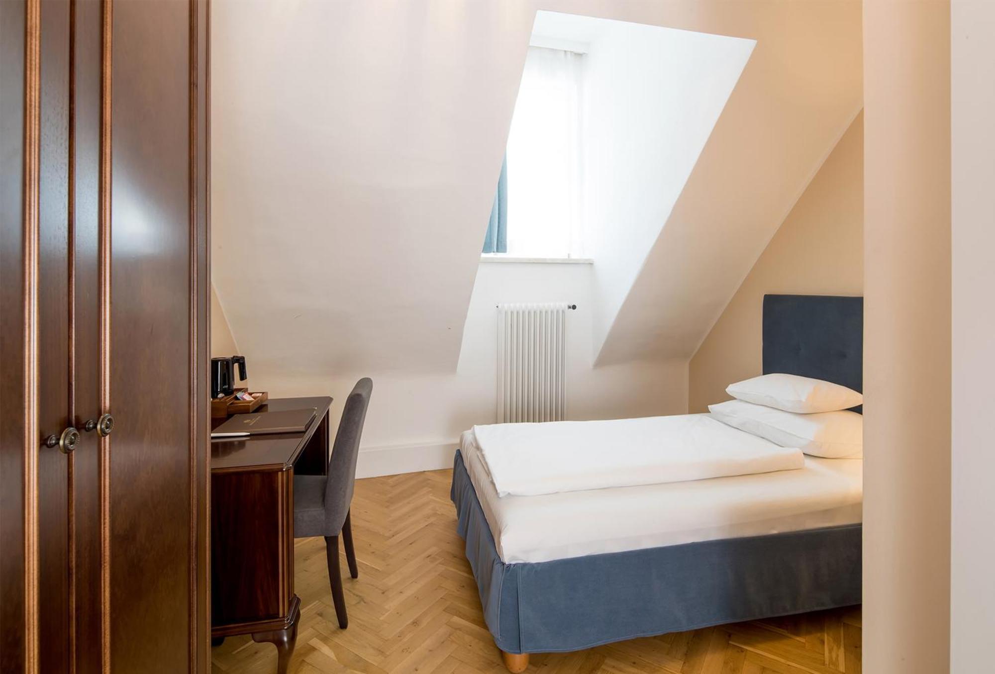 Palais-Hotel Erzherzog Johann Graz Quarto foto