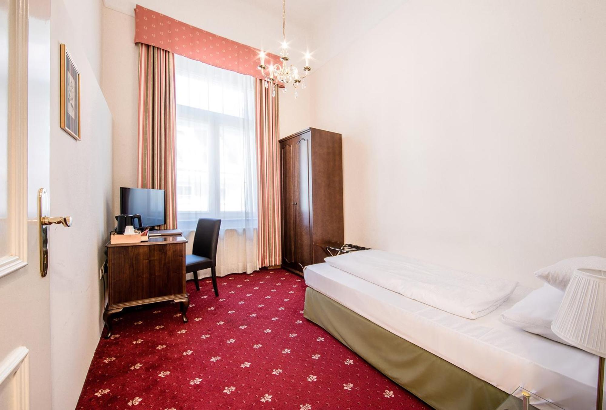 Palais-Hotel Erzherzog Johann Graz Quarto foto