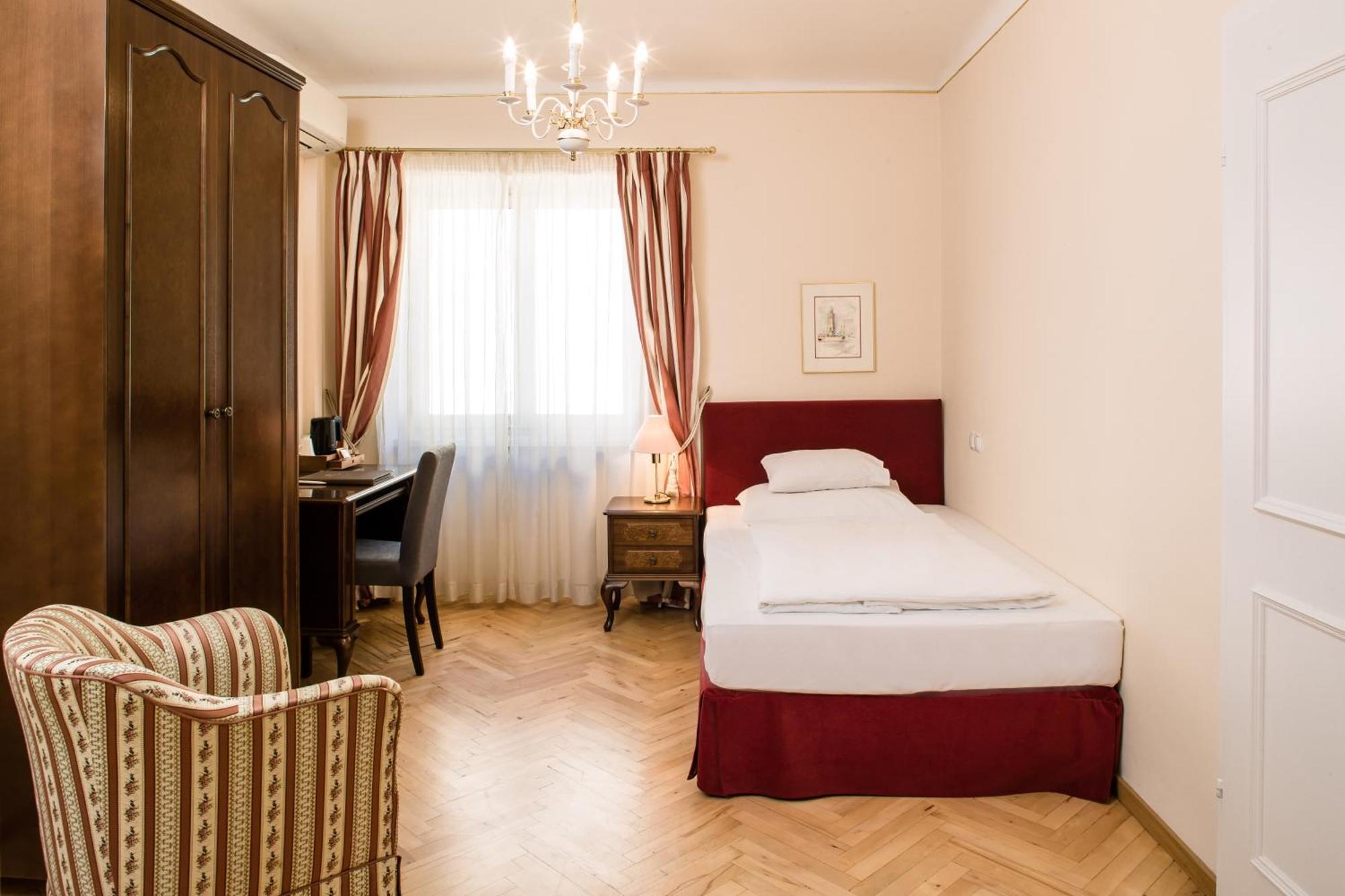 Palais-Hotel Erzherzog Johann Graz Quarto foto